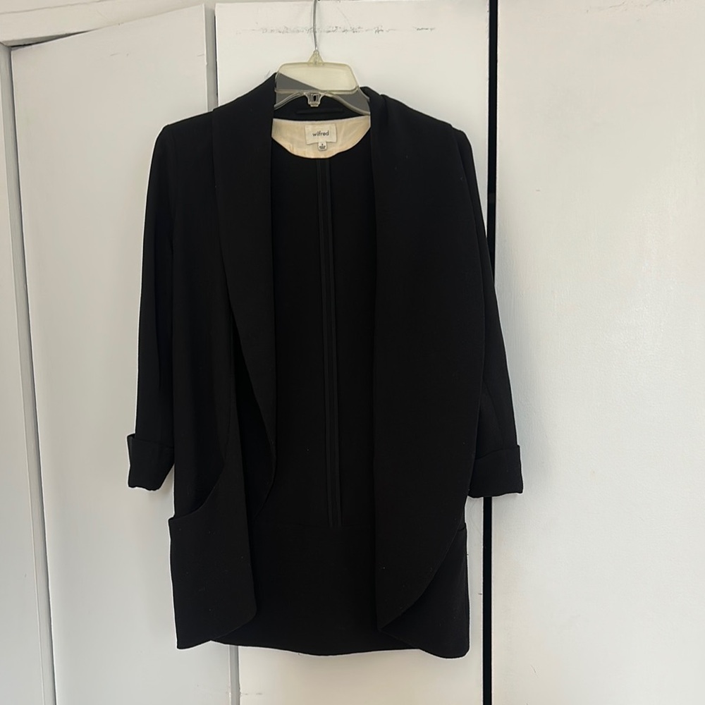 Wilfred Aritzia Black Blazer size 6